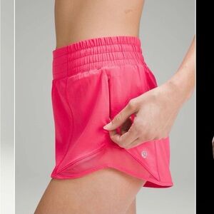 💖 Lululemon Hotty Hot High-Rise Lined Short 2.5”